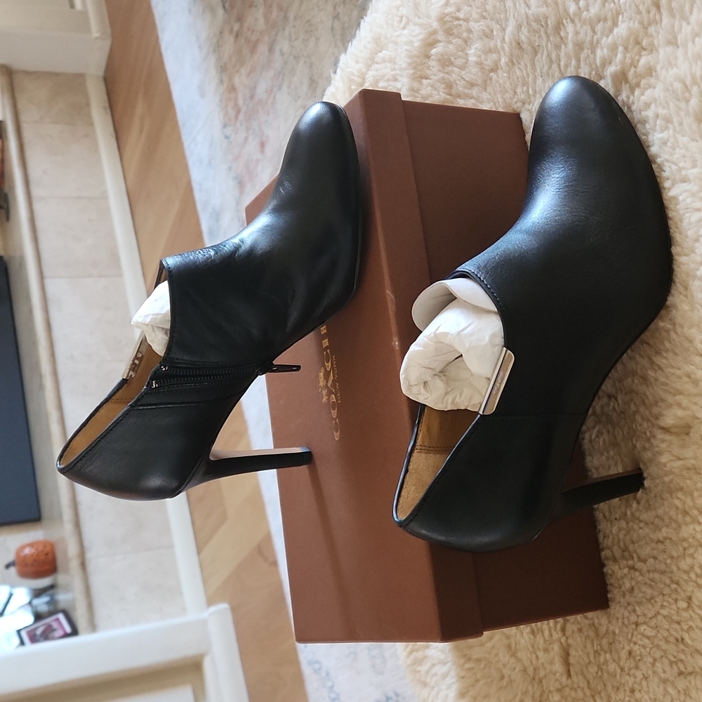 NWT IOB Coach Black Seneca Glazed Leather Shoe Boot Size 8M